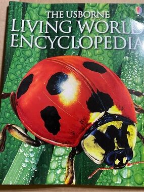 Usbourne Living World Encyclopedia